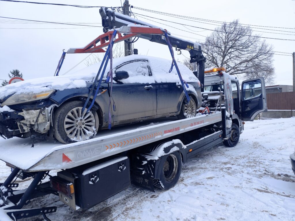 Miért veszélyes kötélen hazahúzni az autót, és miért válassz inkább profi autómentést? 1 Miért veszélyes kötélen hazahúzni az autót, és miért válassz inkább profi autómentést?