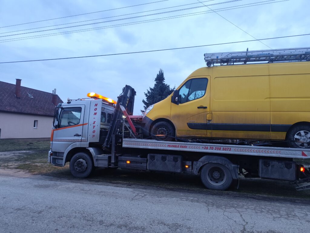 Mit tegyél ha lerobban az autód? Teljes útmutató autósoknak – biztonság, autómentés, árak 4 Autómentő azonnal indul, 0-24 órás ügyelet, Budapest és Pest megye.